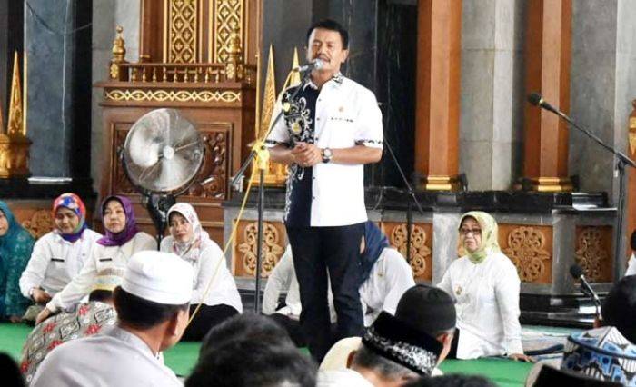 Rp 3,9 Miliar Honor untuk Guru TPQ Jombang Dicairkan Rp 3,9 Miliar Honor untuk Guru TPQ Jombang Dicairkan