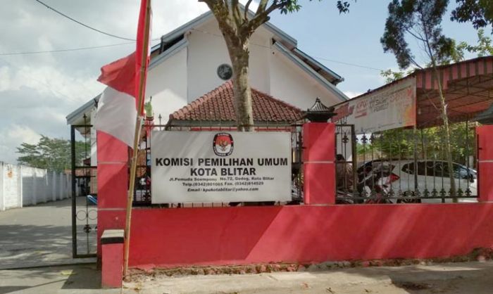 KPU Beri Waktu 5 Hari Bagi Calon Perseorangan Serahkan Syarat Maju Pilwali Blitar KPU Beri Waktu 5 Hari Bagi Calon Perseorangan Serahkan Syarat Maju Pilwali Blitar
