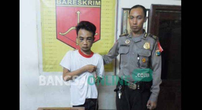 Curi Kotak Amal di Masjid Desa Kedungrejo Sidoarjo, Warga Lumajang Digebuki Curi Kotak Amal di Masjid Desa Kedungrejo Sidoarjo, Warga Lumajang Digebuki
