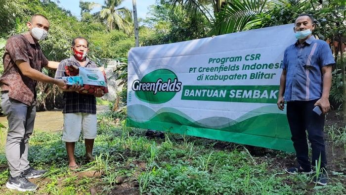 Warga 4 Desa di Kecamatan Wlingi Blitar Terima Bantuan Sembako dan Masker