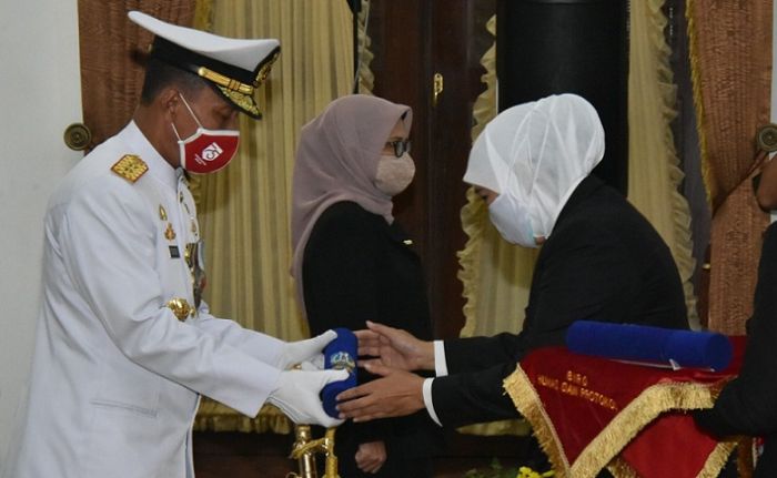 Pangkoarmada II Terima Anugerah Lencana Emas, Jer Basuki Mawa Beya dari Gubernur Jatim