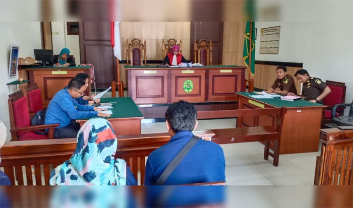 Sidang Praperadilan Sekda Gresik, Kuasa Hukum Sebut Yetty Sudah Ditetapkan Tersangka Sidang Praperadilan Sekda Gresik, Kuasa Hukum Sebut Yetty Sudah Ditetapkan Tersangka