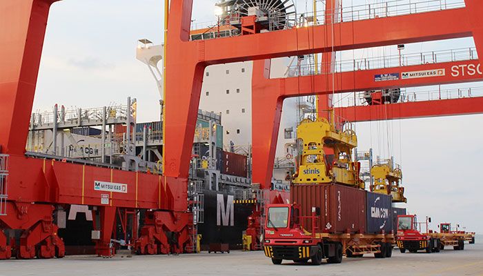 Arus Peti Kemas Subholding Pelindo Capai 5,3 Juta TEUs Arus Peti Kemas Subholding Pelindo Capai 5,3 Juta TEUs