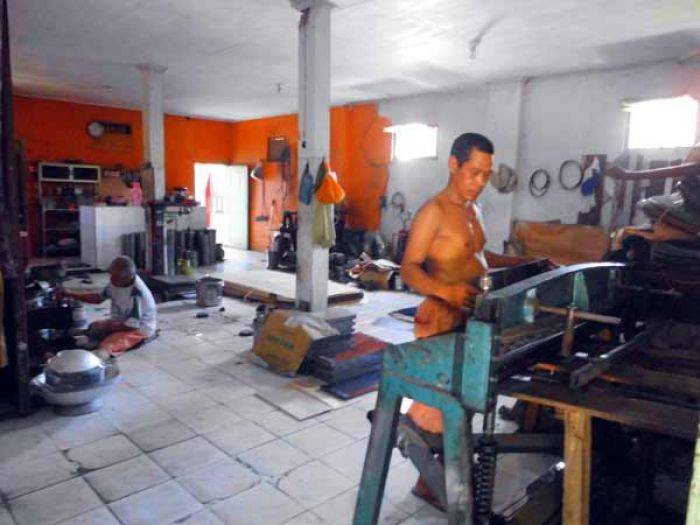 Alat Dapur Produksi Kampung Sayangan Sidoarjo Tenar hingga Luar Pulau Alat Dapur Produksi Kampung Sayangan Sidoarjo Tenar hingga Luar Pulau