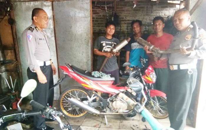 Antisipasi Aksi Brong-Brongan, Polres Mojokerto Razia Bengkel Knalpot Antisipasi Aksi Brong-Brongan, Polres Mojokerto Razia Bengkel Knalpot