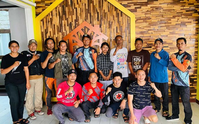 Delapan Komunitas Pecinta Alam di Kediri Bentuk Gerakan ARC Indonesia Delapan Komunitas Pecinta Alam di Kediri Bentuk Gerakan ARC Indonesia