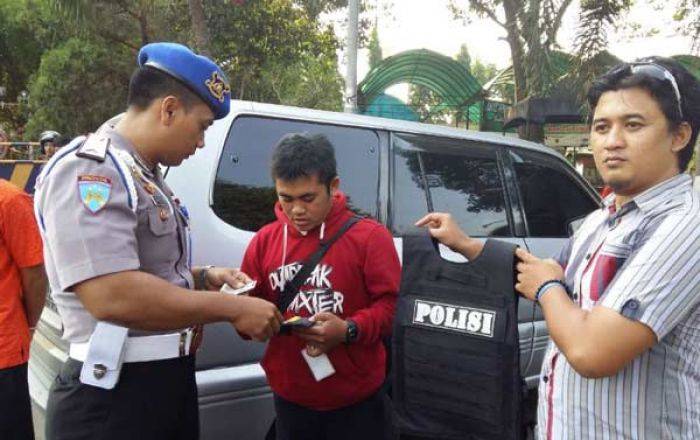 Gelar Operasi Zebra, Satlantas Polres Bondowoso Ciduk Polisi Gadungan Gelar Operasi Zebra, Satlantas Polres Bondowoso Ciduk Polisi Gadungan
