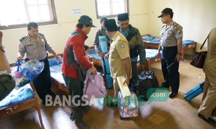 Diwarnai Tangis Haru, Anggota Eks Gafatar asal Jombang Akhirnya Pulang ke Rumah Diwarnai Tangis Haru, Anggota Eks Gafatar asal Jombang Akhirnya Pulang ke Rumah