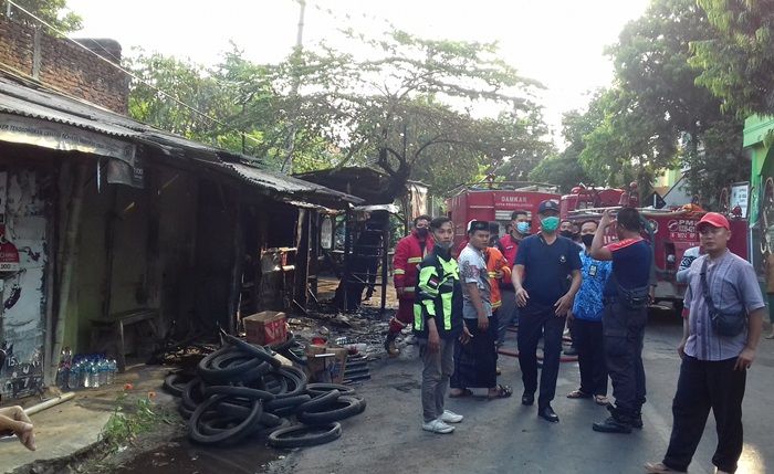 Tuang Bensin, Warung di Kota Probolinggo Ludes Terbakar