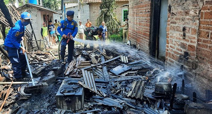 Lupa Matikan Tungku, Dapur Warga Srengat Blitar Ludes Terbakar Lupa Matikan Tungku, Dapur Warga Srengat Blitar Ludes Terbakar