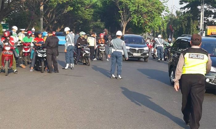 Ops Patuh Semeru Gabungan di Raya Juanda Tindak 289 Pelanggar Ops Patuh Semeru Gabungan di Raya Juanda Tindak 289 Pelanggar