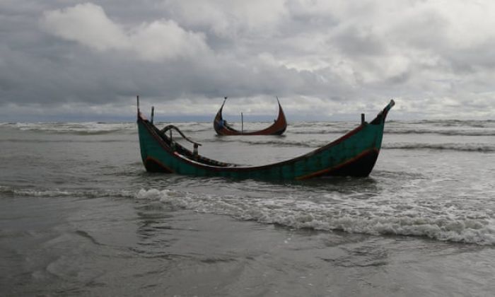 Perahu Pengungsi Rohingya Terbalik, 16 Tewas, Lusinan Hilang Perahu Pengungsi Rohingya Terbalik, 16 Tewas, Lusinan Hilang