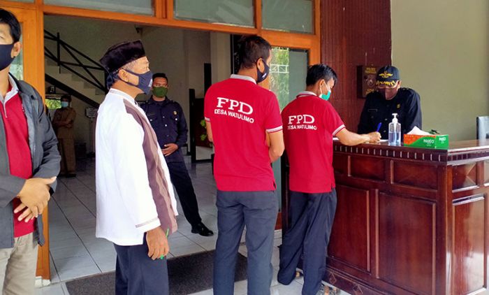 Komisi I DPRD Trenggalek Terima Aspirasi Warga Desa Watulimo Soal Kasus Tanah Desa Komisi I DPRD Trenggalek Terima Aspirasi Warga Desa Watulimo Soal Kasus Tanah Desa