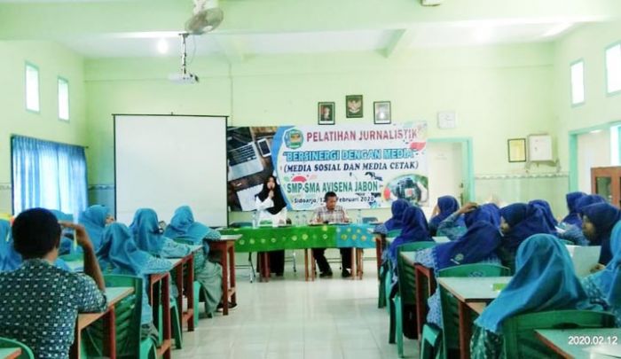 Cetak Wartawan Pelajar, SMA Avisena Sidoarjo Gelar Diklat Jurnalistik