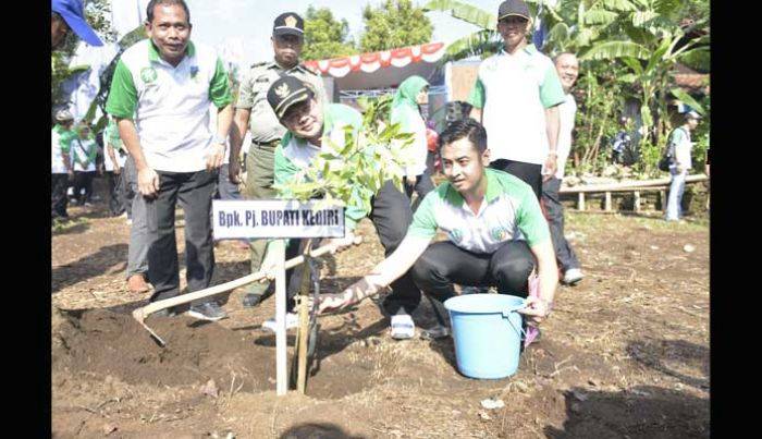Tingkatkan Kelestarian Alam, Pemkab Kediri Tanam Pohon Tingkatkan Kelestarian Alam, Pemkab Kediri Tanam Pohon