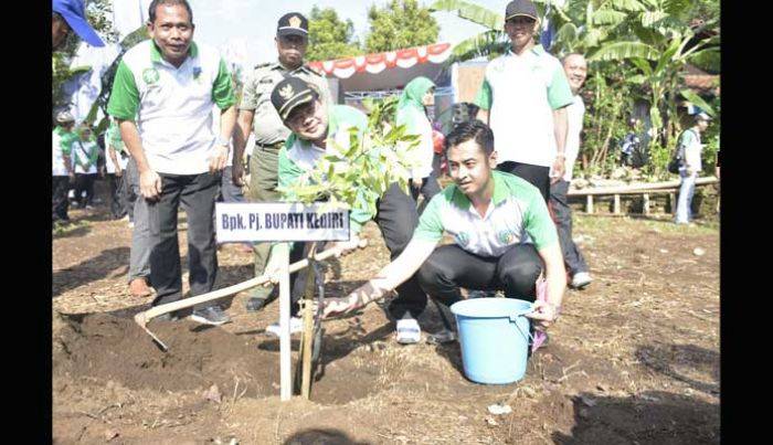 Tingkatkan Kelestarian Alam, Pemkab Kediri Tanam Pohon