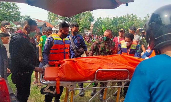 Mayat Pria Tanpa Identitas Ditemukan Mengapung di Desa Ngaresrejo Sidoarjo Mayat Pria Tanpa Identitas Ditemukan Mengapung di Desa Ngaresrejo Sidoarjo