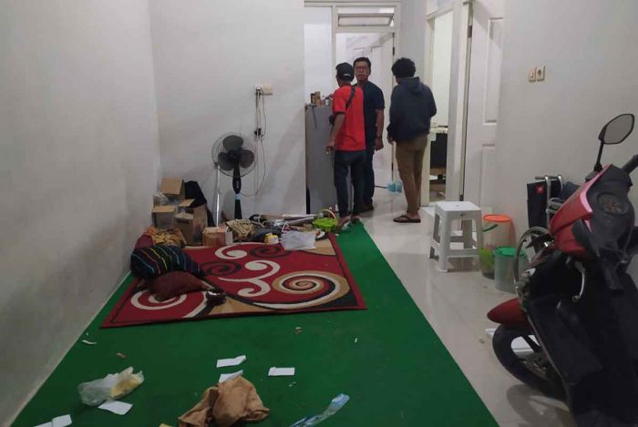 Polres Gresik Tetapkan Dukun Pengganda Upal dan Penyedia Darah Sebagai Tersangka Polres Gresik Tetapkan Dukun Pengganda Upal dan Penyedia Darah Sebagai Tersangka