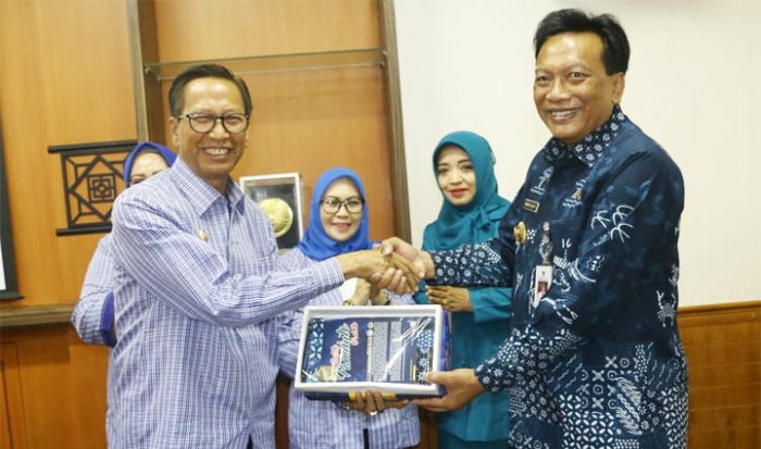 Pemkab Polewalimandar Berguru PHBS ke Gresik Pemkab Polewalimandar Berguru PHBS ke Gresik