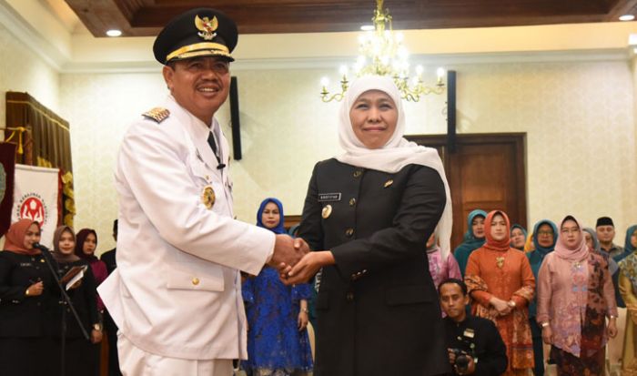 Gubernur Khofifah Lantik Pungkasiadi Jadi Bupati Mojokerto Gubernur Khofifah Lantik Pungkasiadi Jadi Bupati Mojokerto