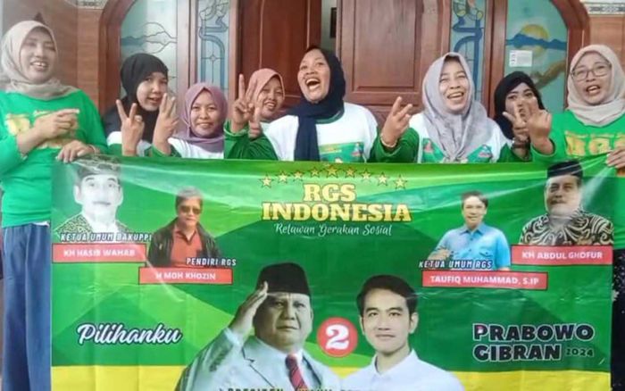 Menangkan Prabowo-Gibran, Srikandi RGS Indonesia Kampanye Door to Door di Gresik Menangkan Prabowo-Gibran, Srikandi RGS Indonesia Kampanye Door to Door di Gresik