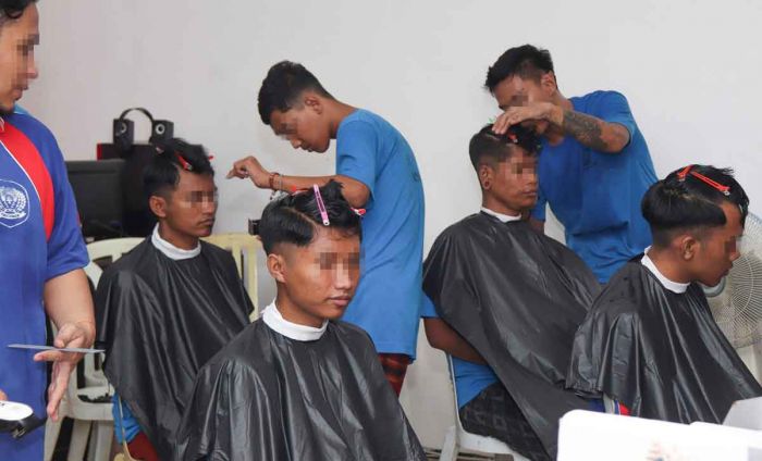 Siapkan Bekal untuk Kemandirian, Lapas Kediri Bina Keterampilan Cukur ke WBP Siapkan Bekal untuk Kemandirian, Lapas Kediri Bina Keterampilan Cukur ke WBP
