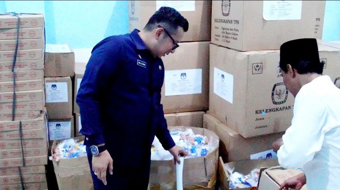 Cek Logistik Pemilu, Pj Wali Kota Mojokerto Imbau Pemilih Tidak Golput