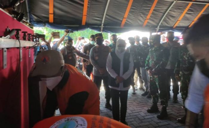 Tunjang Faskes, Pemprov Jatim Sediakan Isi Ulang Oksigen Gratis bagi Warga Isoman dan Ambulans Tunjang Faskes, Pemprov Jatim Sediakan Isi Ulang Oksigen Gratis bagi Warga Isoman dan Ambulans