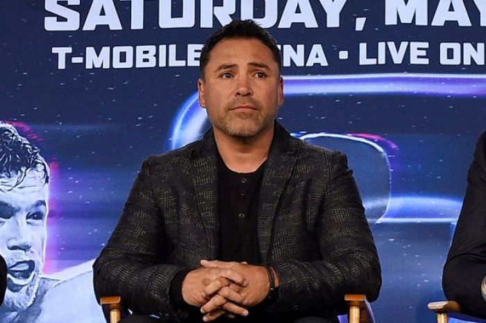 Oscar De La Hoya Naik Ring Lagi Demi Kemuliaan Oscar De La Hoya Naik Ring Lagi Demi Kemuliaan