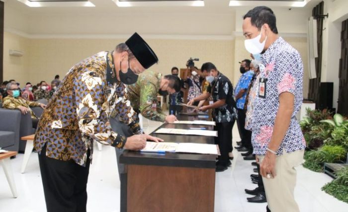 Komitmen Wujudkan Pemerintahan Bersih, Bupati Fadeli Canangkan Zona Integritas Komitmen Wujudkan Pemerintahan Bersih, Bupati Fadeli Canangkan Zona Integritas