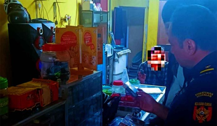Tindaklanjuti Aduan Masyarakat, Bea Cukai Kediri Temukan 1.420 Batang Rokok Polos di Nganjuk Tindaklanjuti Aduan Masyarakat, Bea Cukai Kediri Temukan 1.420 Batang Rokok Polos di Nganjuk