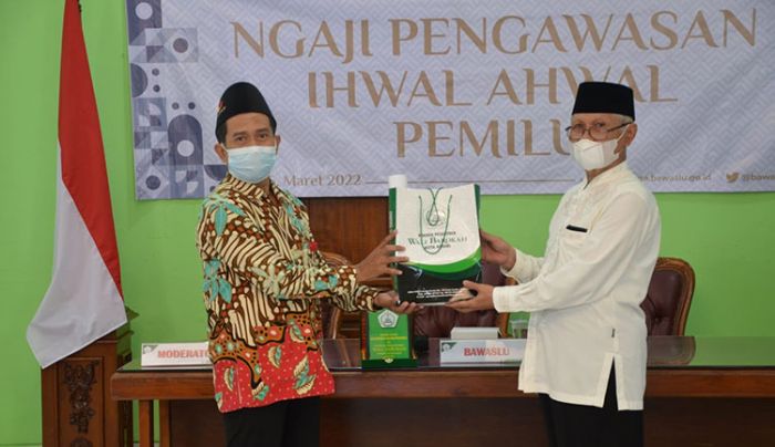 Bawaslu Kota Kediri dan LDII Gelar Ngaji Pengawasan Pemilu di Ponpes Wali Barokah Bawaslu Kota Kediri dan LDII Gelar Ngaji Pengawasan Pemilu di Ponpes Wali Barokah