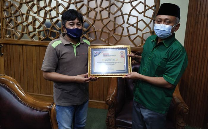 Putus Sebaran Covid-19, Ketua DPRD Tuban Minta Wartawan Terlibat Aktif Sosialisasi 5M Putus Sebaran Covid-19, Ketua DPRD Tuban Minta Wartawan Terlibat Aktif Sosialisasi 5M