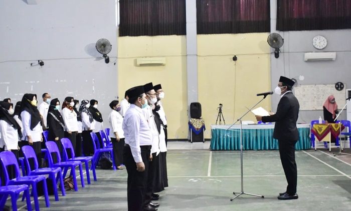 Bupati Sidoarjo Lantik Ratusan Pejabat, Sekda Dimutasi jadi Asisten Administrasi Umum Bupati Sidoarjo Lantik Ratusan Pejabat, Sekda Dimutasi jadi Asisten Administrasi Umum