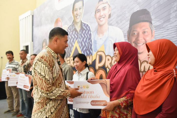 Berikut Pesan Wali Kota Kediri saat Serahkan Bantuan Modal Usaha DBHCHT 2023 Berikut Pesan Wali Kota Kediri saat Serahkan Bantuan Modal Usaha DBHCHT 2023