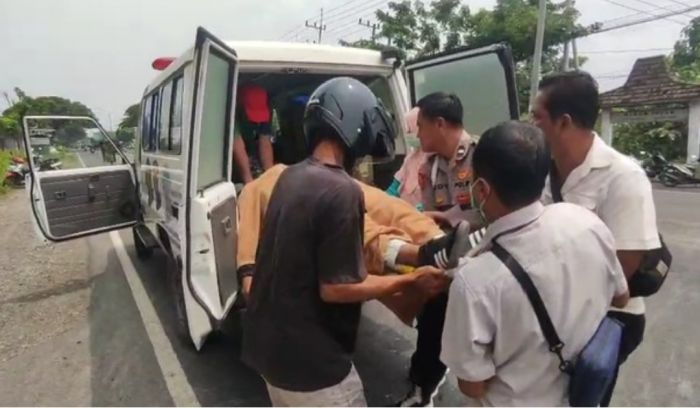 Diduga Asyik Bercanda saat Nyetir, Pemotor Tewas Usai Tabrak Truk Elpiji di Sukodadi Lamongan Diduga Asyik Bercanda saat Nyetir, Pemotor Tewas Usai Tabrak Truk Elpiji di Sukodadi Lamongan