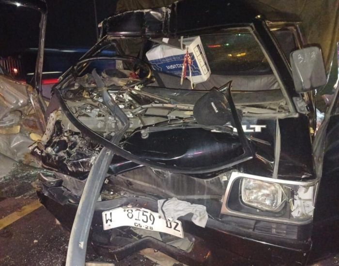 Seruduk Truk di Suramadu, Pengemudi Mobil Pick Up asal Lamongan Tewas Seruduk Truk di Suramadu, Pengemudi Mobil Pick Up asal Lamongan Tewas