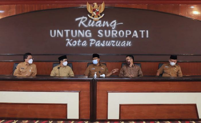 Hadiri Bimtek II Smart City, Gus Ipul Imbau Perangkat Daerah Aktif dalam Penyusunan Masterplan Hadiri Bimtek II Smart City, Gus Ipul Imbau Perangkat Daerah Aktif dalam Penyusunan Masterplan