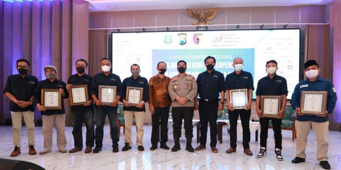 Kolaborasi Berantas Hoaks, AMSI Jatim Gelar Rapat Bersama Stakeholder Kolaborasi Berantas Hoaks, AMSI Jatim Gelar Rapat Bersama Stakeholder