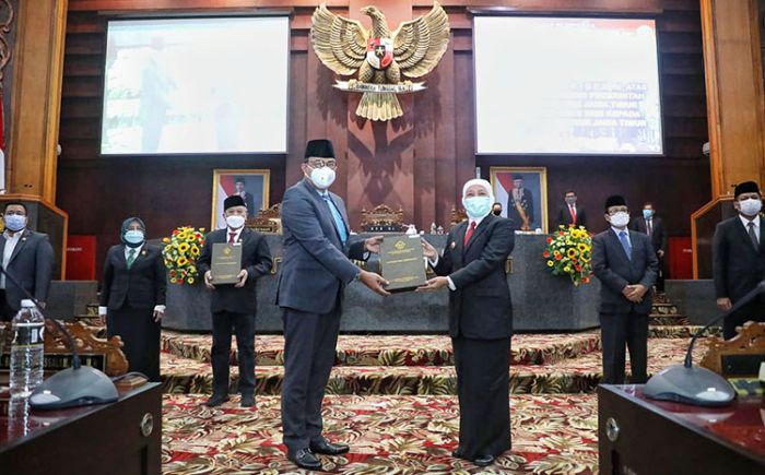 Raih Opini WTP Kesepuluh Kali, Gubernur Khofifah: Ini Jadi Penyemangat untuk Jatim Bangkit Raih Opini WTP Kesepuluh Kali, Gubernur Khofifah: Ini Jadi Penyemangat untuk Jatim Bangkit