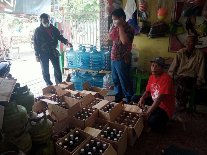 Ratusan Botol Miras di Krian Diamankan Polisi