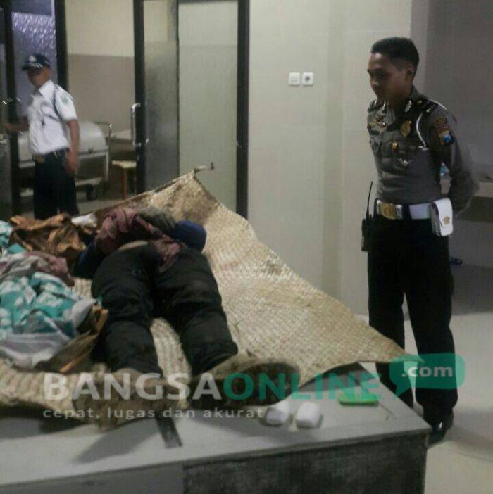 Truk Angkut 11 Pekerja di Blitar Terperosok, 2 Orang Meninggal Dunia Truk Angkut 11 Pekerja di Blitar Terperosok, 2 Orang Meninggal Dunia
