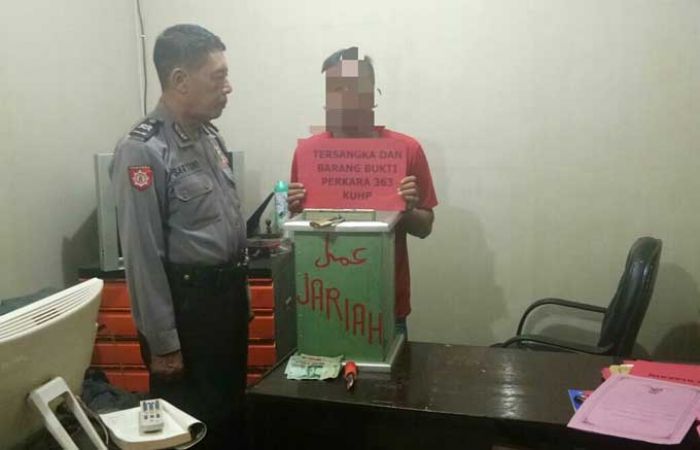 Pencuri Kotak Amal Masjid di Palang Babak Belur Dihajar Warga Pencuri Kotak Amal Masjid di Palang Babak Belur Dihajar Warga