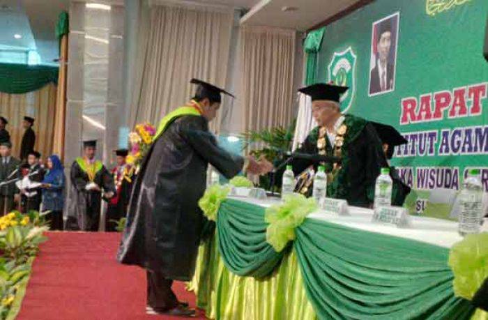 IAI Al-Khoziny Mewisuda 304 Mahasiswa S1 dan S2 IAI Al-Khoziny Mewisuda 304 Mahasiswa S1 dan S2