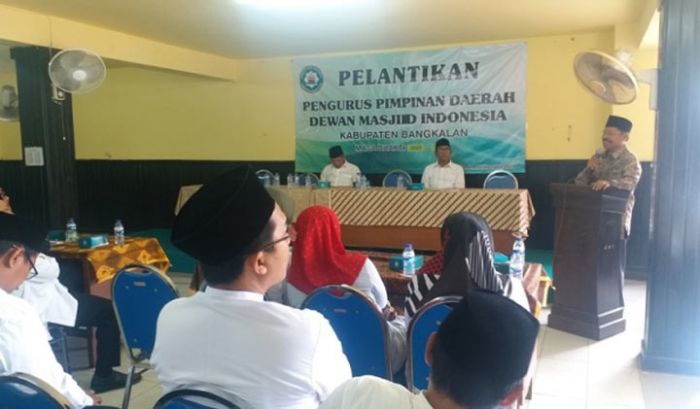 Lantik Pengurus DMI Bangkalan, Ketua PW DMI Jatim Minta Makmurkan Masjid Lewat Koperasi