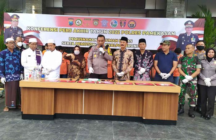 Polres Pamekasan Gelar Konferensi Pers Akhir Tahun 2022 Polres Pamekasan Gelar Konferensi Pers Akhir Tahun 2022