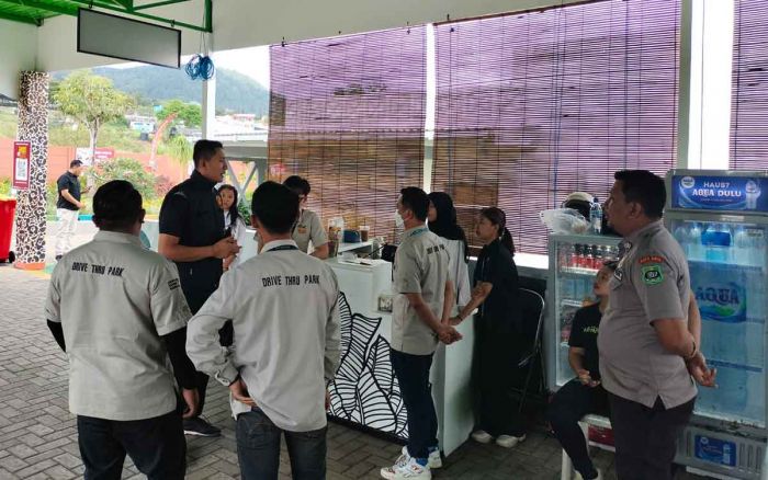 Satreskrim Polres Batu Sosialisasikan Bahaya Judol di Jatim Park 2 Satreskrim Polres Batu Sosialisasikan Bahaya Judol di Jatim Park 2