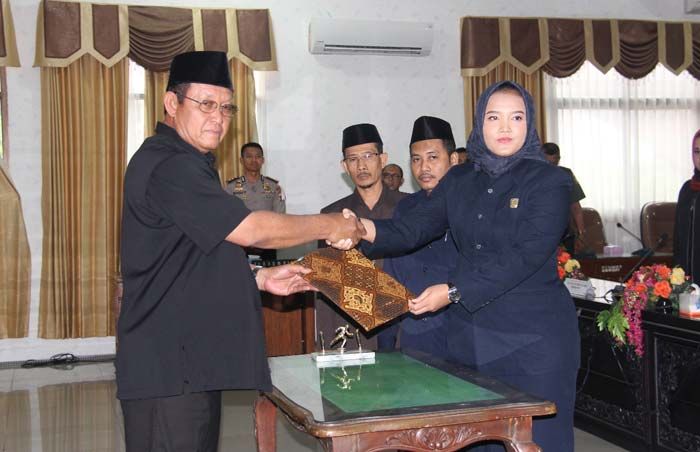 Raperda APBD Kota Mojokerto Tahun 2019 Disahkan, Dewan Desak Pembenahan Kinerja Eksekusif Raperda APBD Kota Mojokerto Tahun 2019 Disahkan, Dewan Desak Pembenahan Kinerja Eksekusif