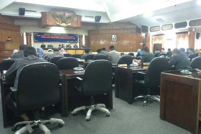 PU Fraksi terhadap LKPJ APBD 2016, PDIP Soroti Ketenagakerjaan, Demokrat Kritik Realisasi Belanja PU Fraksi terhadap LKPJ APBD 2016, PDIP Soroti Ketenagakerjaan, Demokrat Kritik Realisasi Belanja