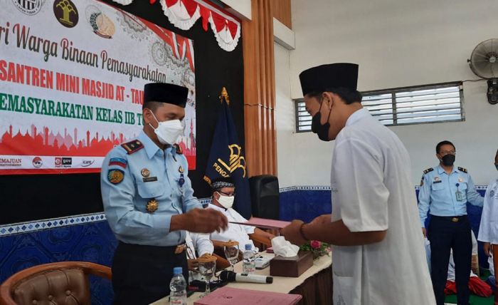 Lulus Pendidikan Agama dari Ponpes Mini, Puluhan WBP Lapas Tuban Diwisuda Lulus Pendidikan Agama dari Ponpes Mini, Puluhan WBP Lapas Tuban Diwisuda